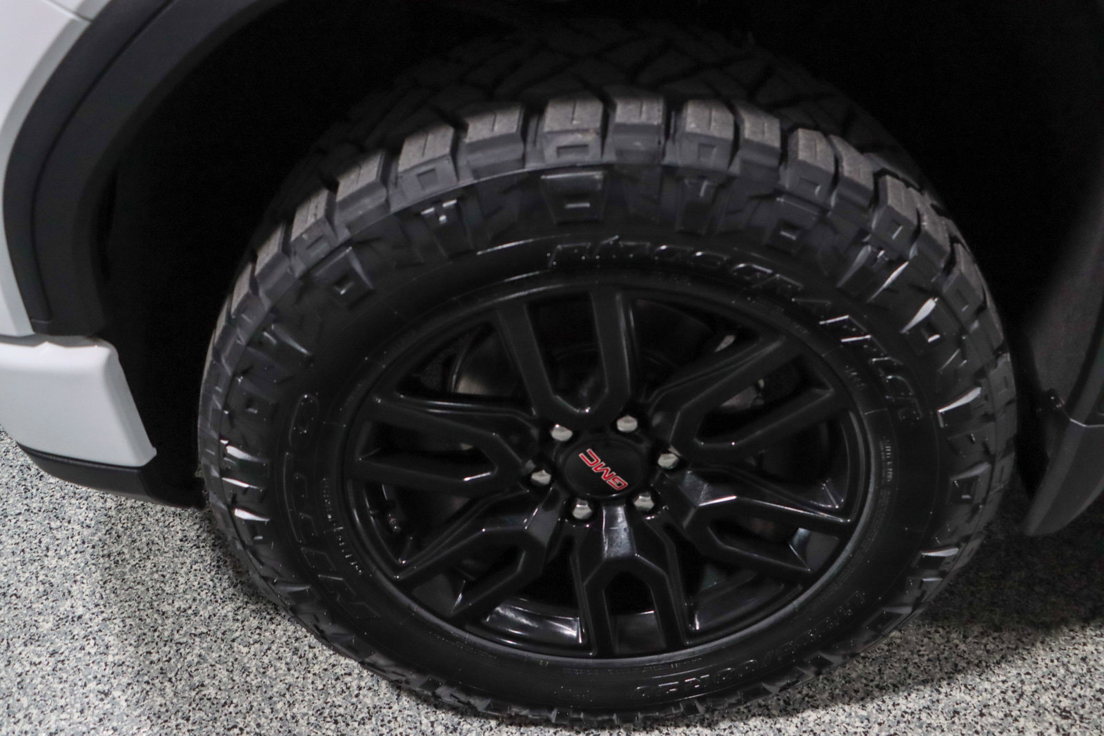 Used 2022 GMC Sierra 1500 Elevation w/ LPO, Elevation Black Package image 12