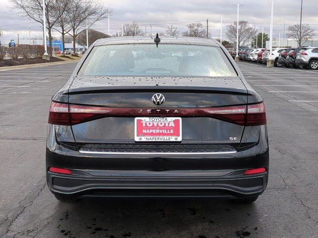 Used 2025 Volkswagen Jetta SE image 6