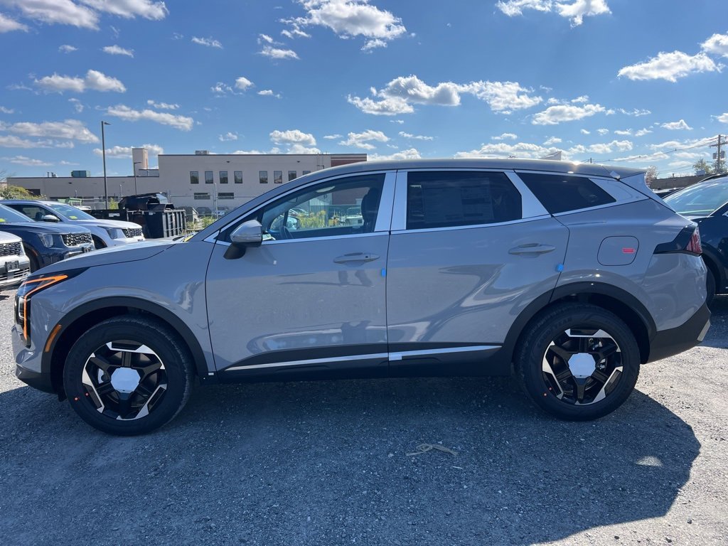 New 2026 Kia Sportage S image 2