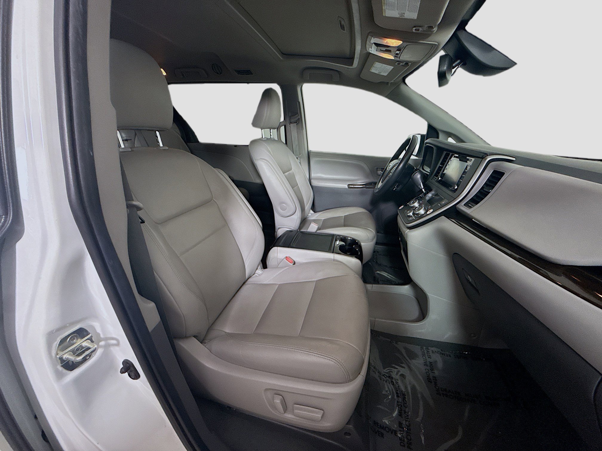 Used 2020 Toyota Sienna XLE FWD image 27