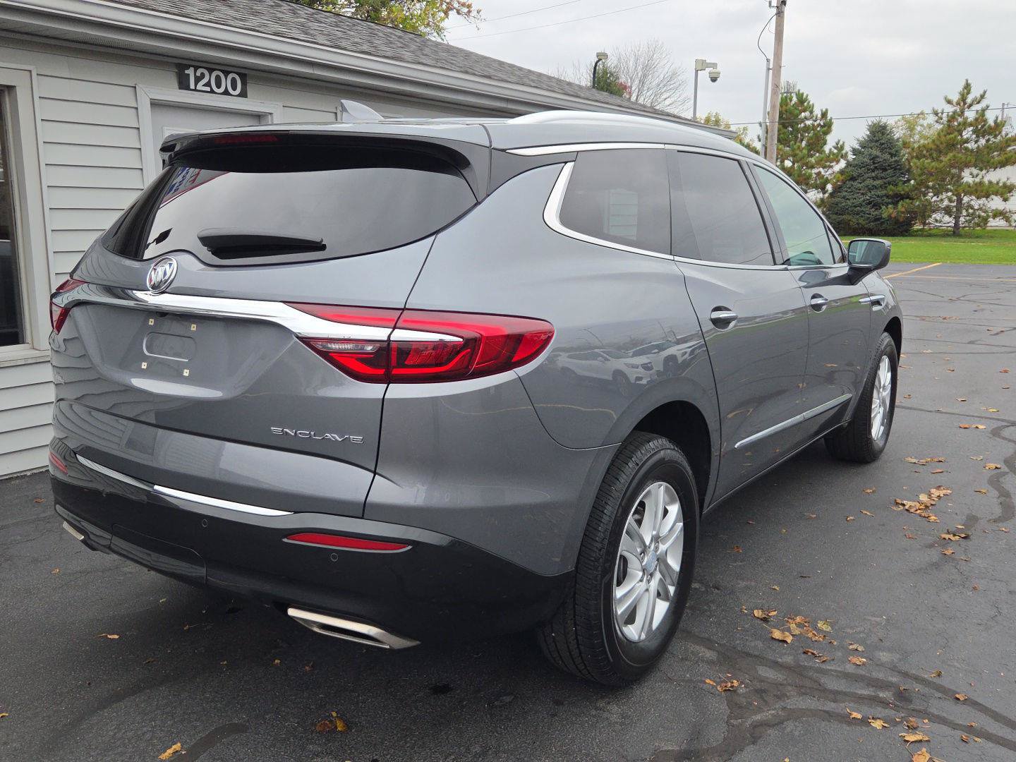Used 2019 Buick Enclave Essence FWD image 5