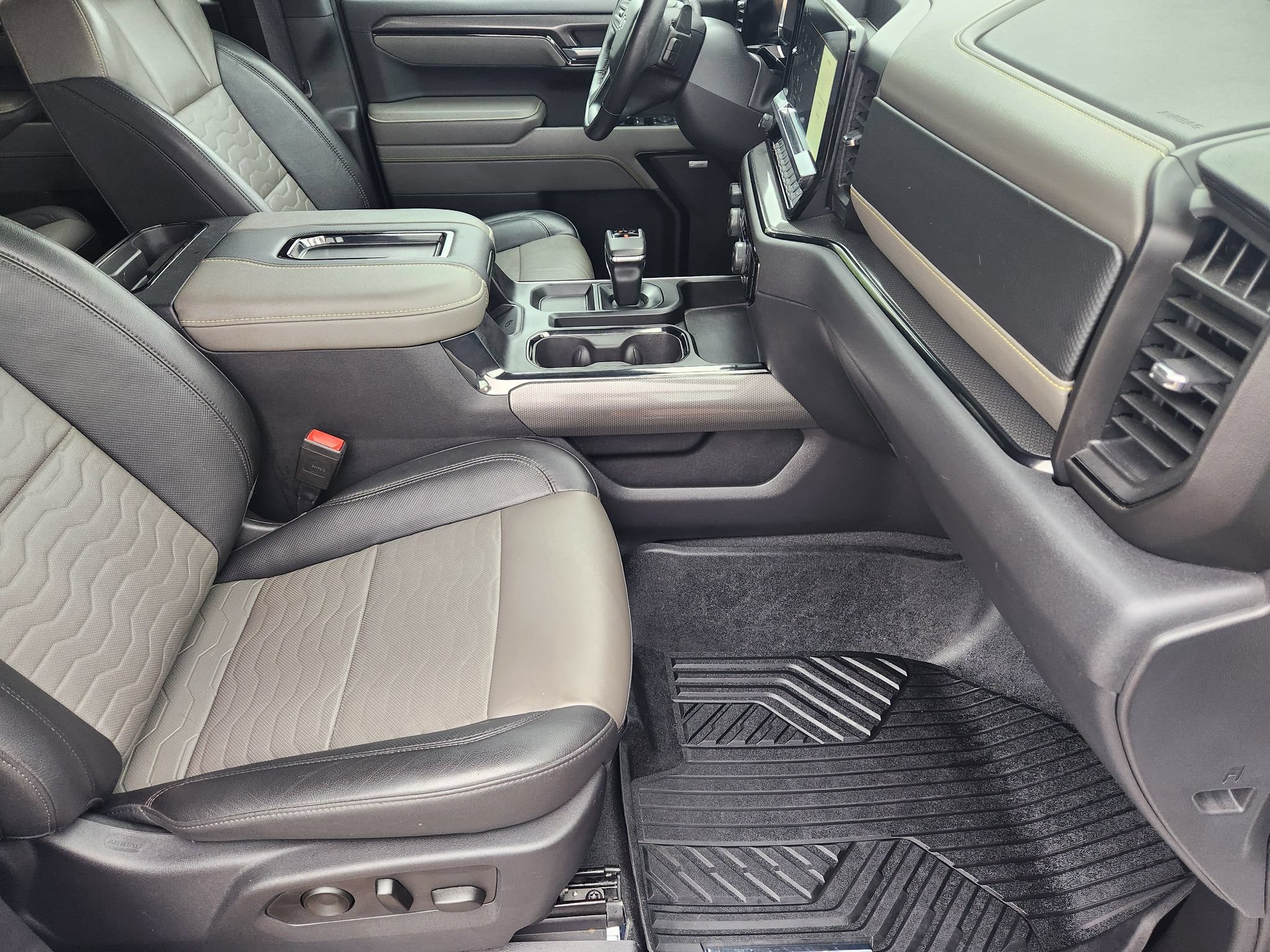 Used 2022 Chevrolet Silverado 1500 ZR2 w/ Technology Package AWD/4WD image 13