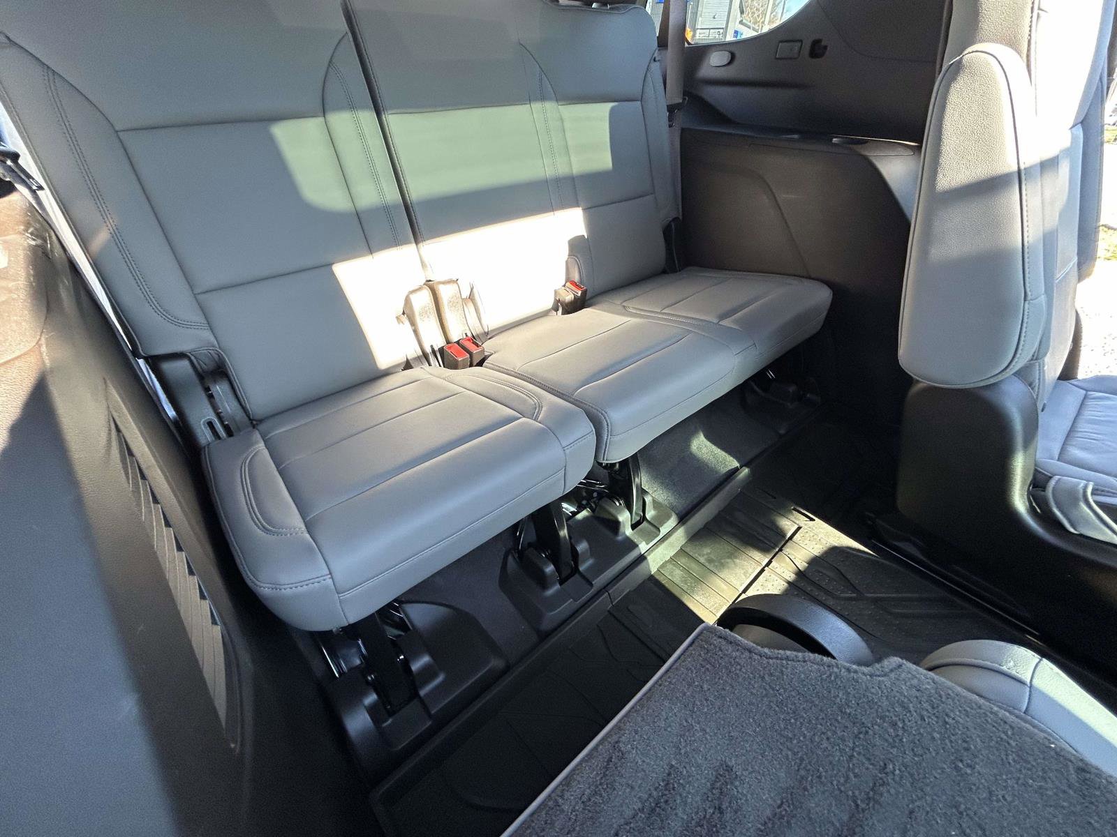 Used 2021 Chevrolet Tahoe LT w/ LT Signature Package image 19