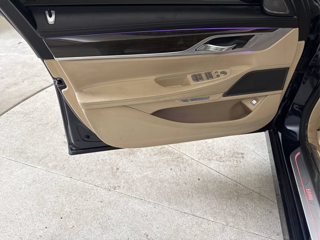 Used 2017 BMW 740i RWD image 31