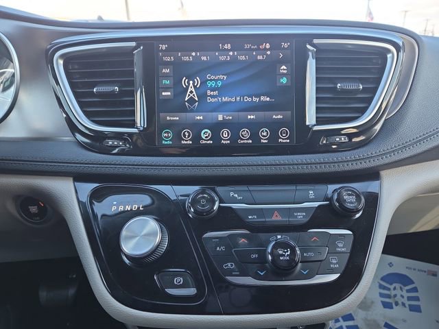 Used 2018 Chrysler Pacifica Limited image 8