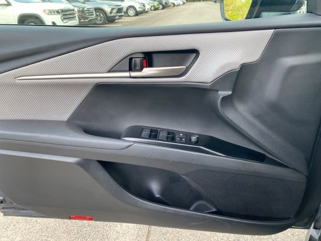 Used 2025 Toyota Camry SE w/ Convenience Package image 19