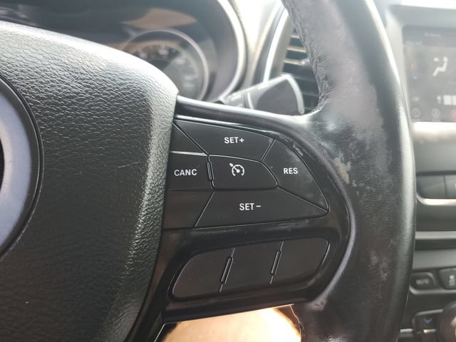 Used 2021 Jeep Cherokee Latitude Plus AWD/4WD image 24