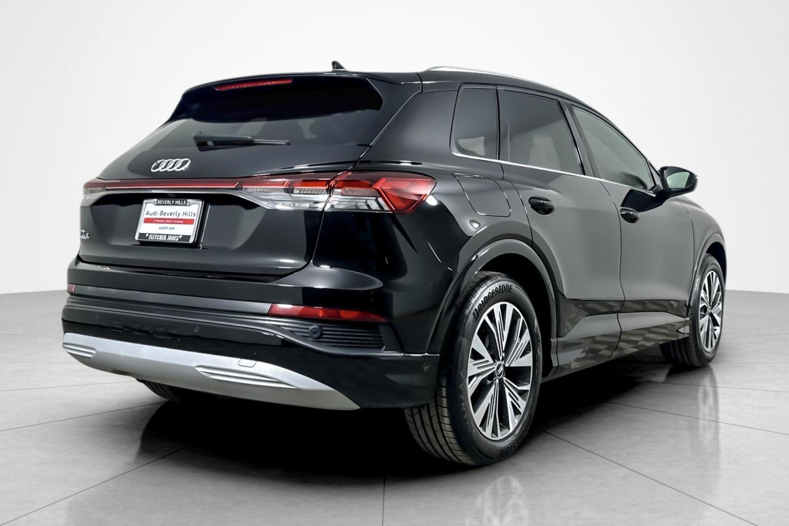 Used 2023 Audi Q4 e-tron Premium Plus w/ Premium Plus image 5