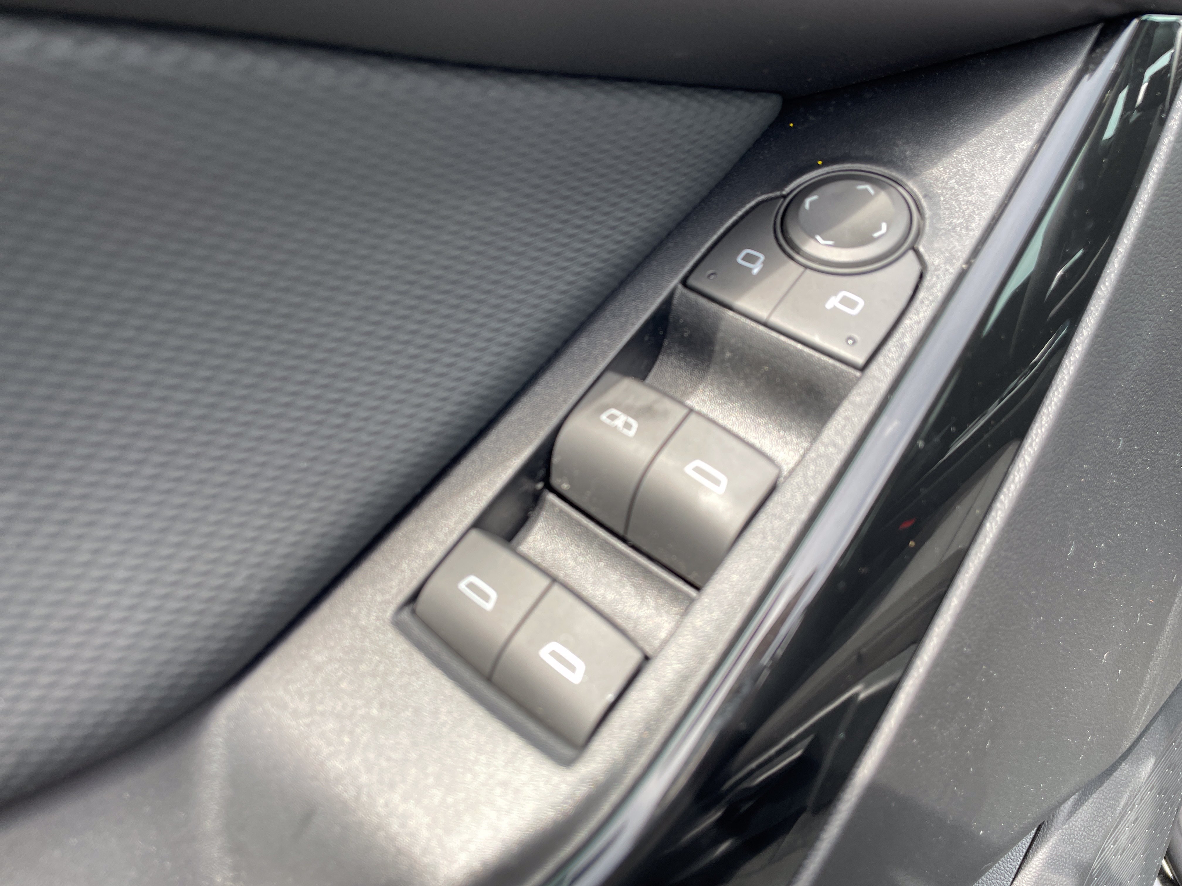 Used 2026 Chevrolet Equinox LT FWD image 21