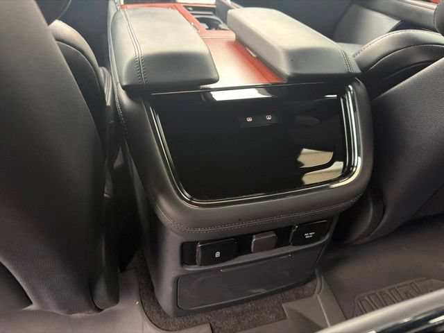 Used 2024 Lincoln Navigator L Reserve AWD/4WD image 18