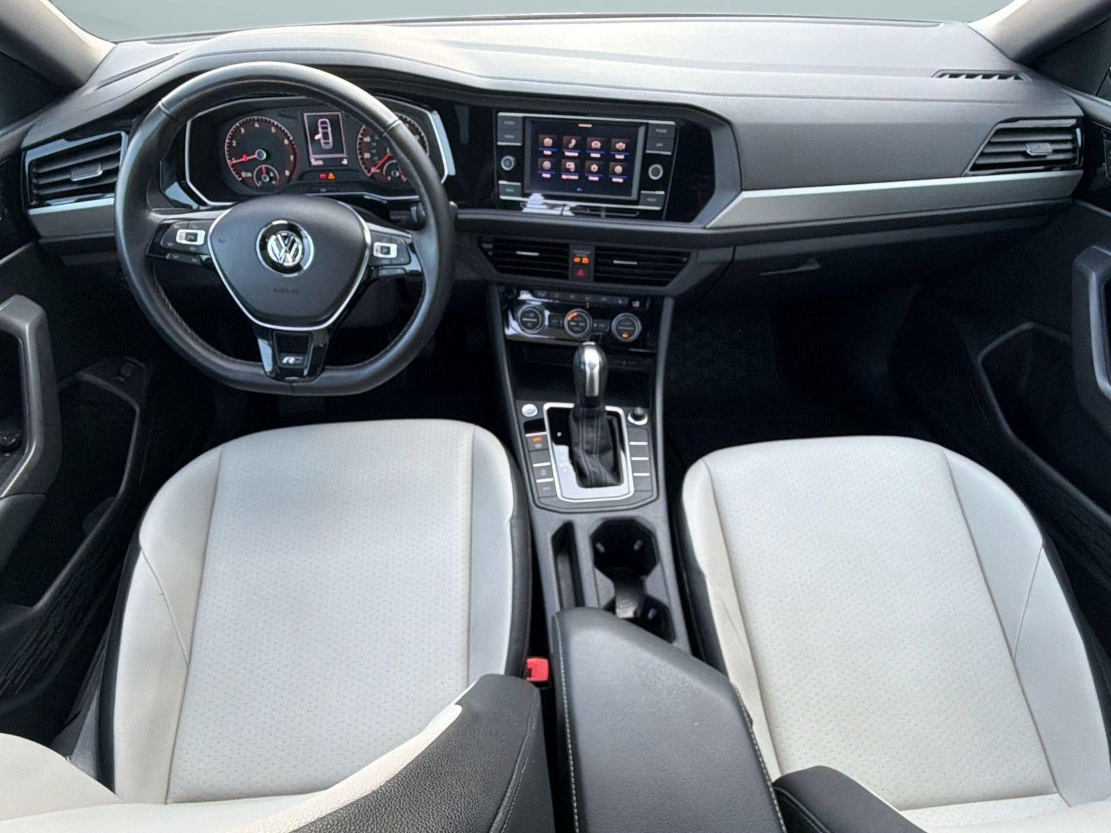 Used 2020 Volkswagen Jetta R-Line w/ R-Line Cold Weather Package FWD image 14
