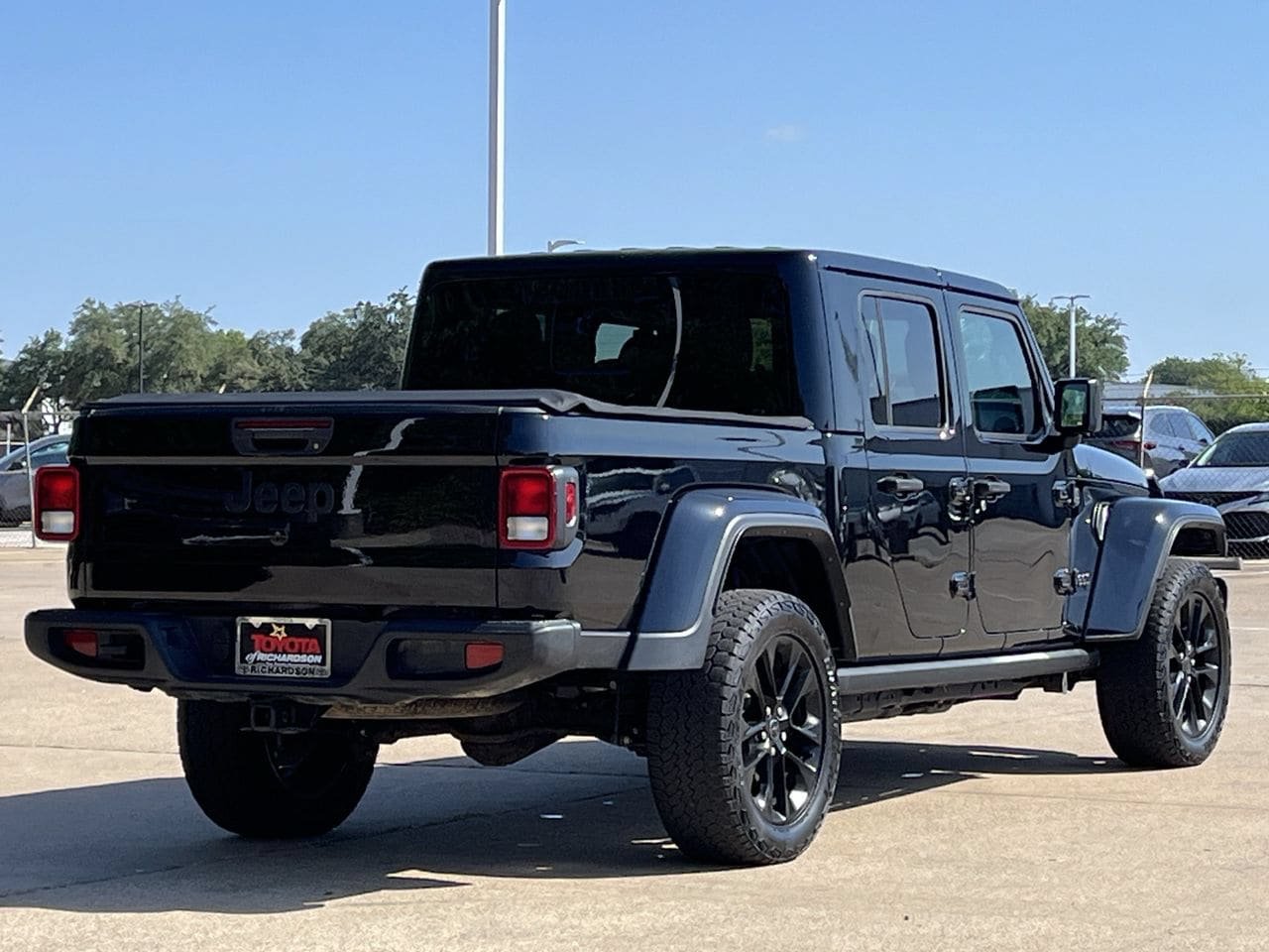 Used 2024 Jeep Gladiator Sport AWD/4WD image 4