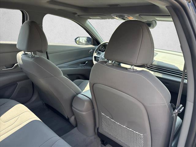 Used 2022 Hyundai Elantra SEL w/ Convenience + Premium Package FWD image 26