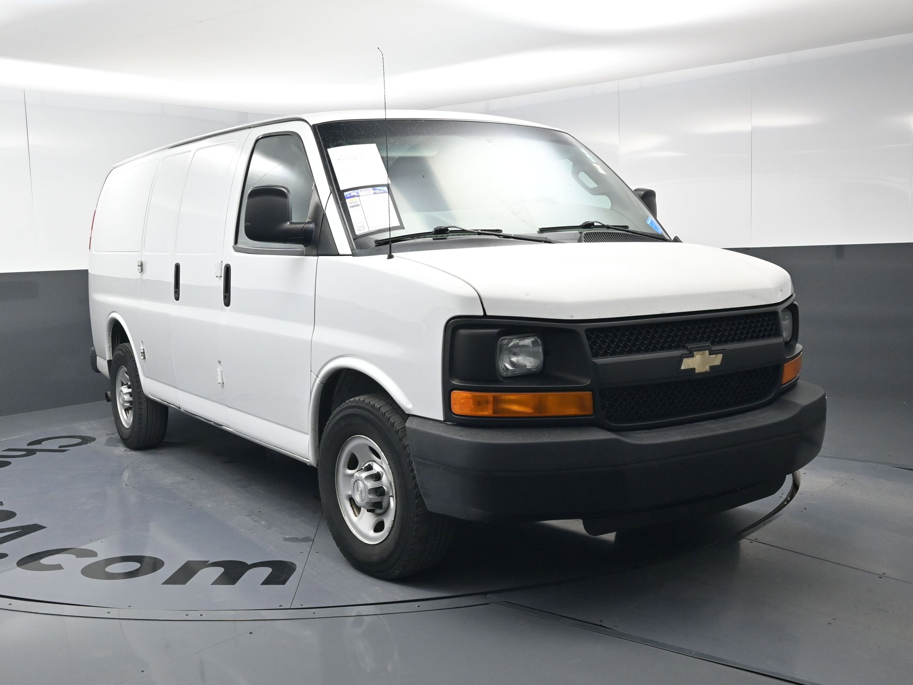Used 2016 Chevrolet Express 2500 image 14