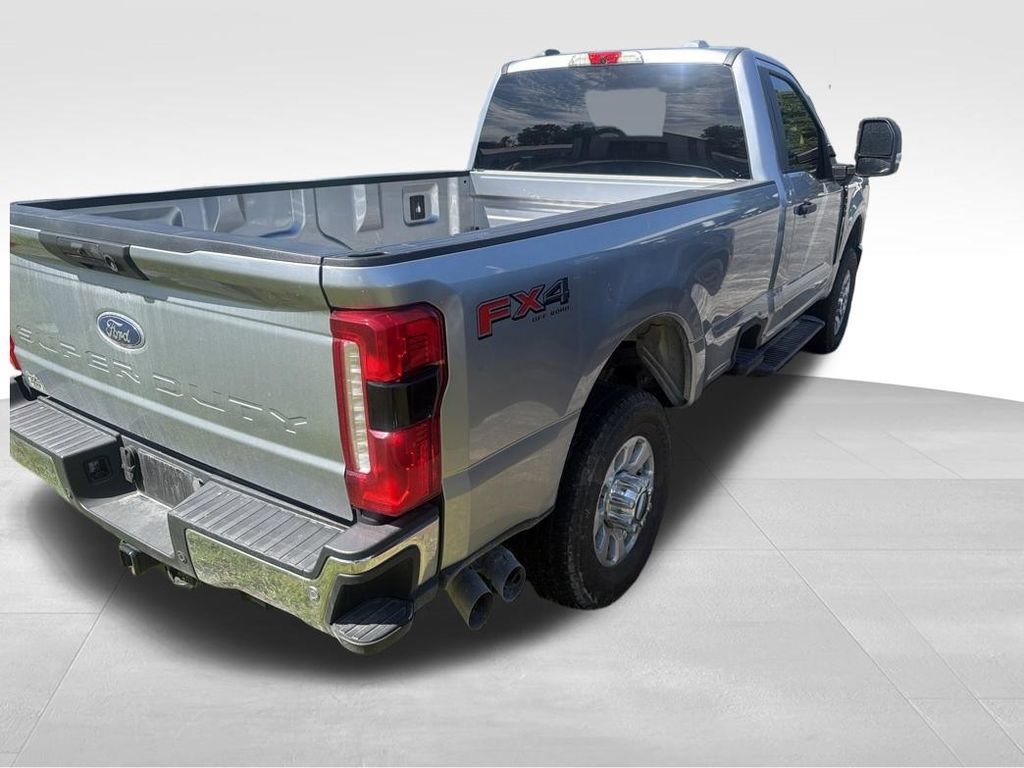 Used 2023 Ford F350 XLT w/ 360-Degree Camera Package AWD/4WD image 4