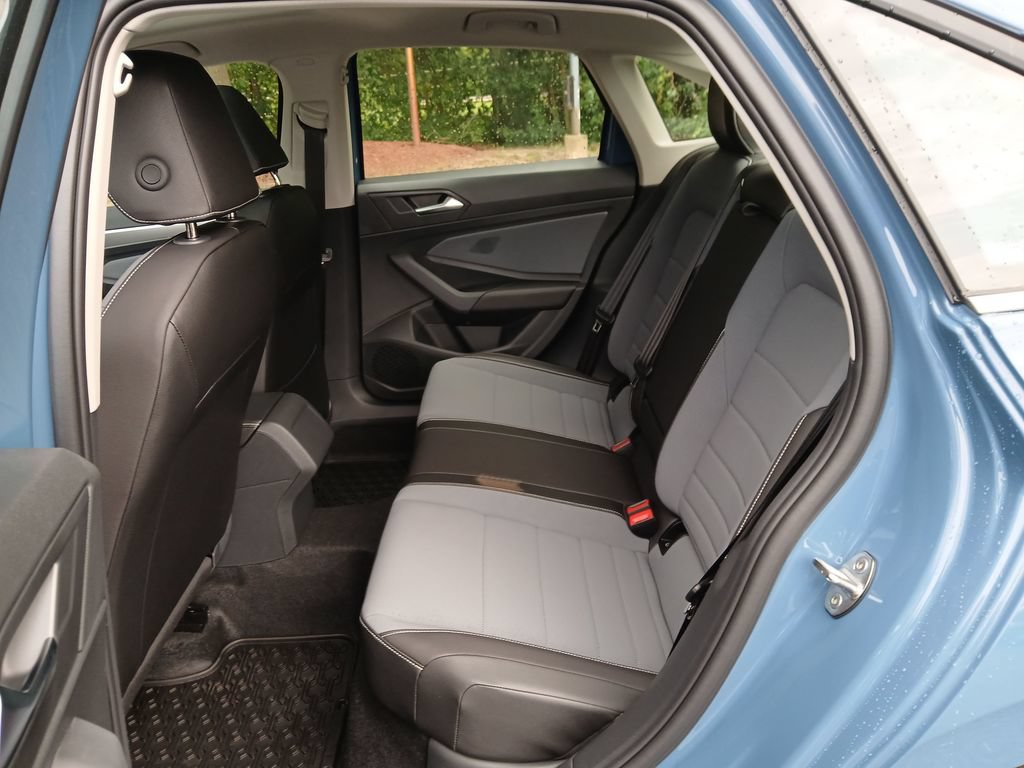 New 2026 Volkswagen Jetta SE FWD image 24
