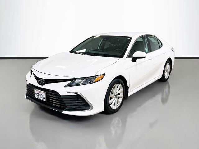 Used 2024 Toyota Camry LE image 3