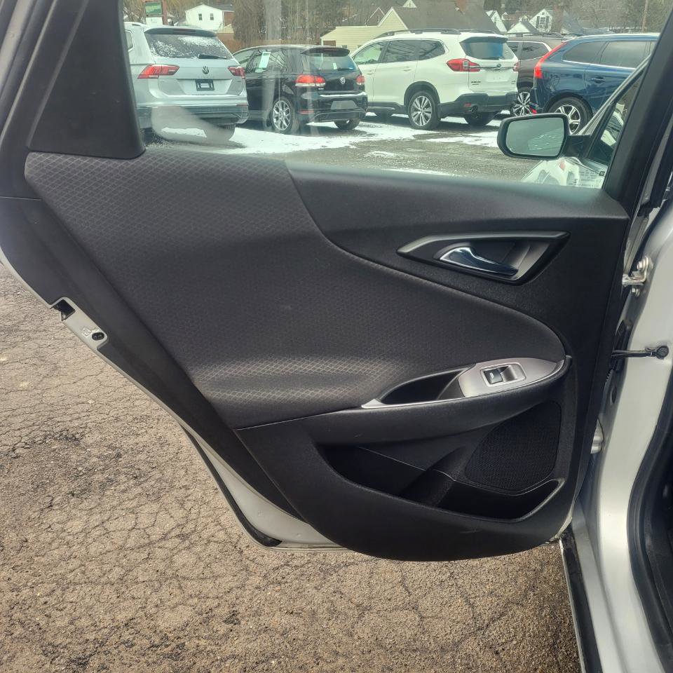 Used 2020 Chevrolet Malibu LS image 26