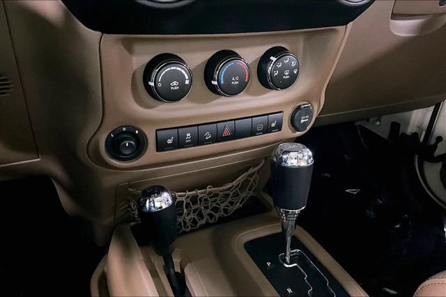 Used 2012 Jeep Wrangler Unlimited Sahara AWD/4WD image 14