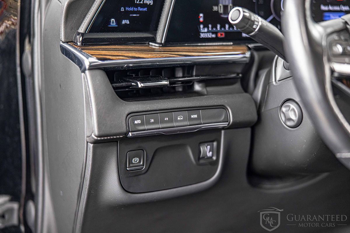 Used 2023 Cadillac Escalade Luxury w/ LPO, Floor Liner Package AWD/4WD image 20