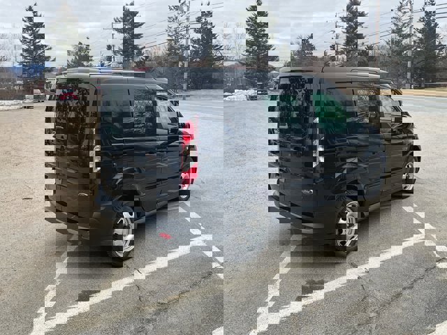 Used 2022 Ford Transit Connect XL image 7