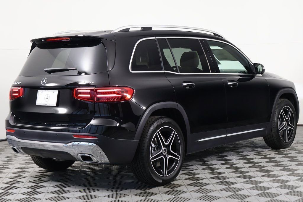 New 2026 Mercedes-Benz GLB 250 4MATIC image 2