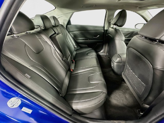 Used 2025 Hyundai Elantra Limited FWD image 30