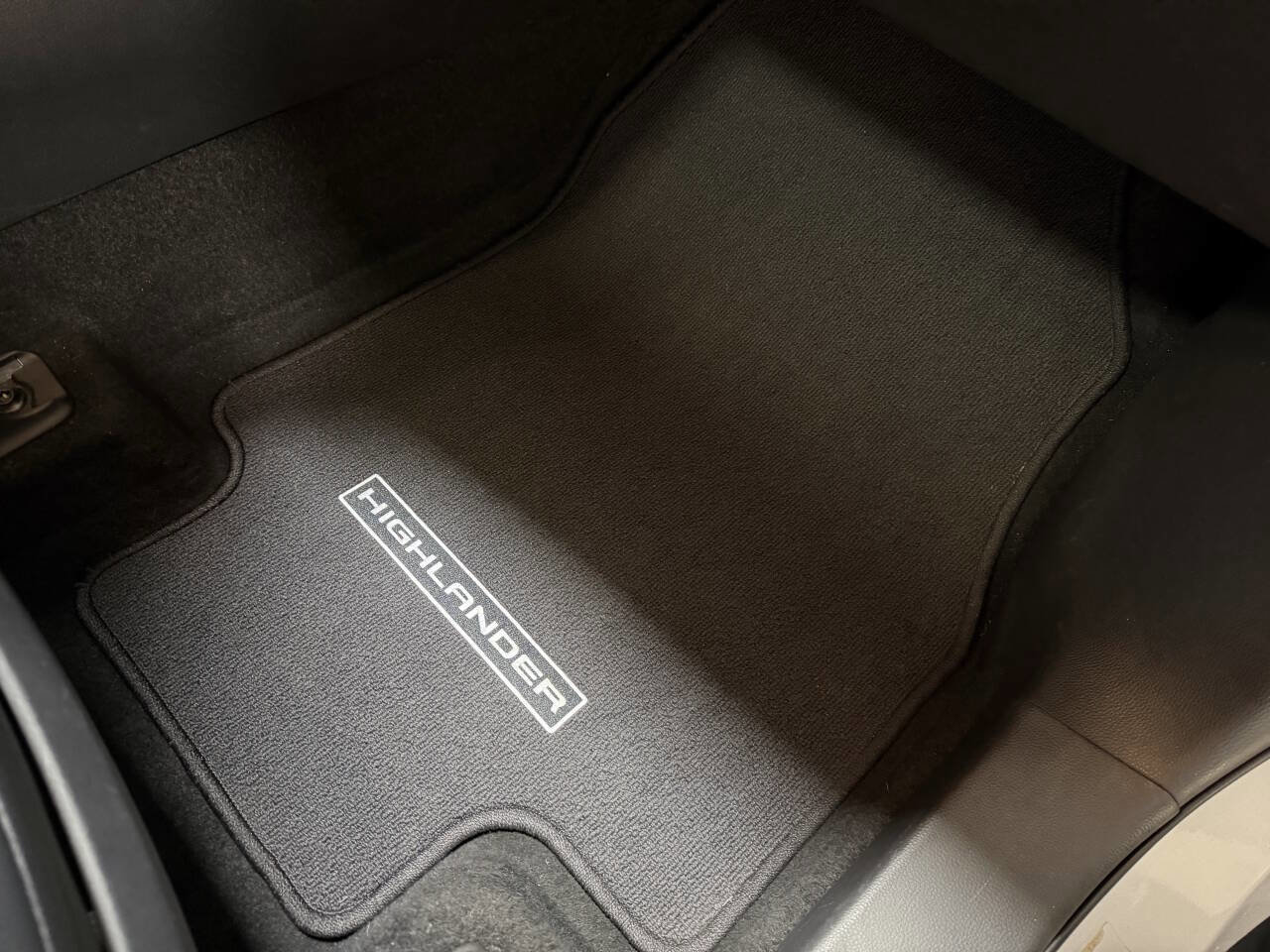 Used 2023 Toyota Highlander XLE image 13