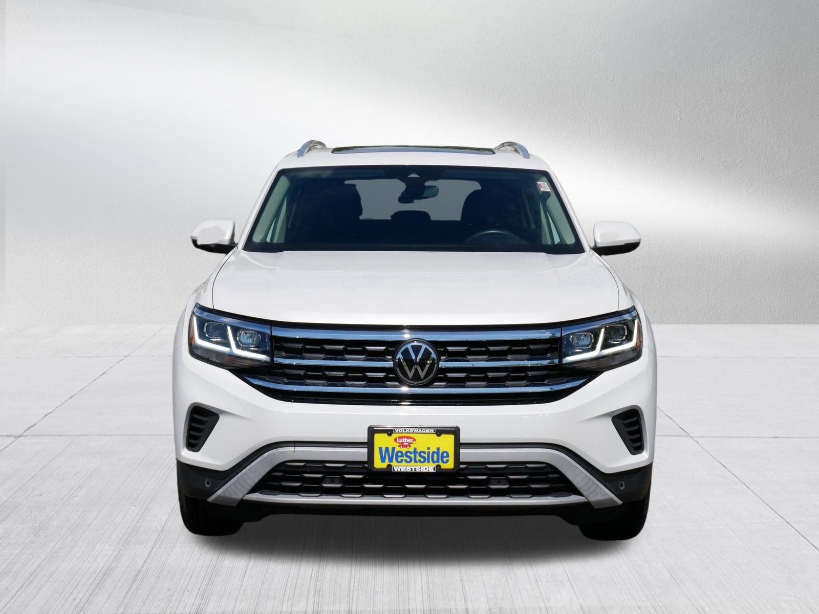 Used 2023 Volkswagen Atlas SEL AWD/4WD image 2