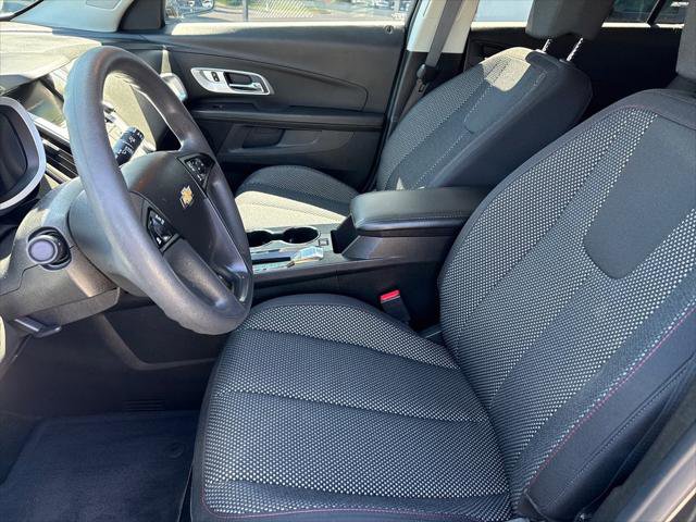 Used 2017 Chevrolet Equinox LS AWD/4WD image 12