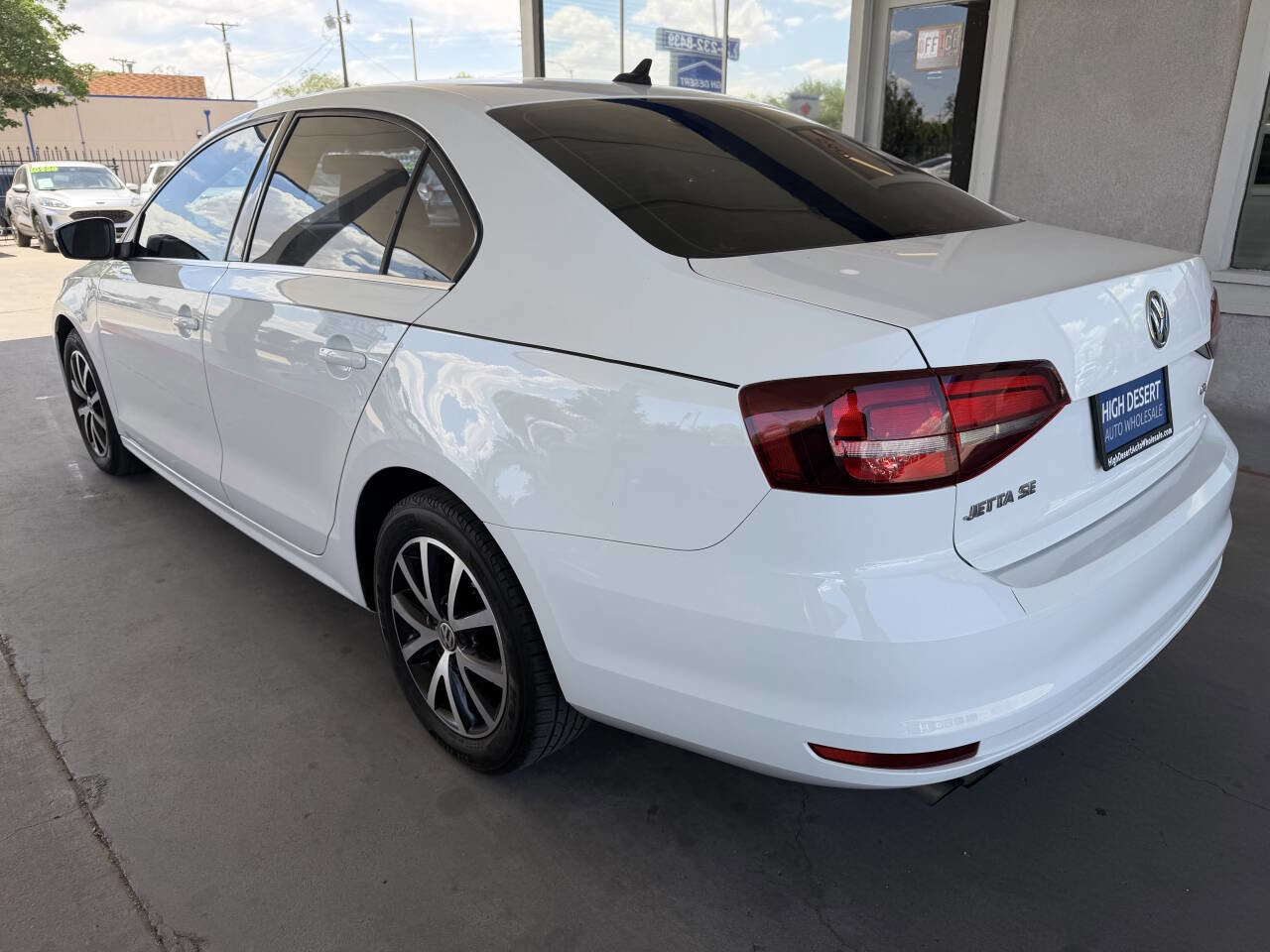 Used 2017 Volkswagen Jetta SE FWD image 6