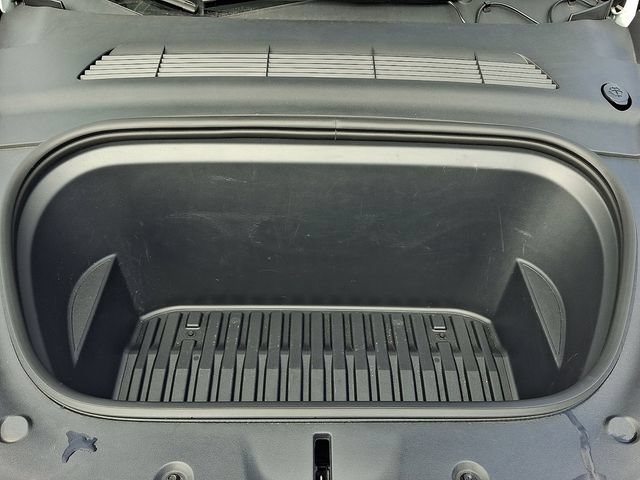 Used 2024 Tesla Model Y Long Range AWD/4WD image 27