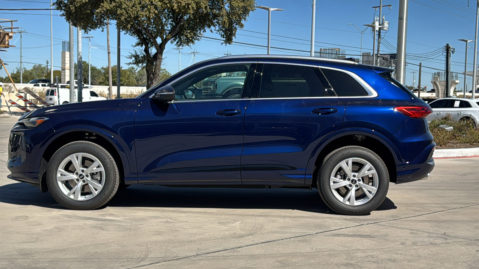 Used 2025 Audi Q5 Premium w/ Convenience Package AWD/4WD image 4