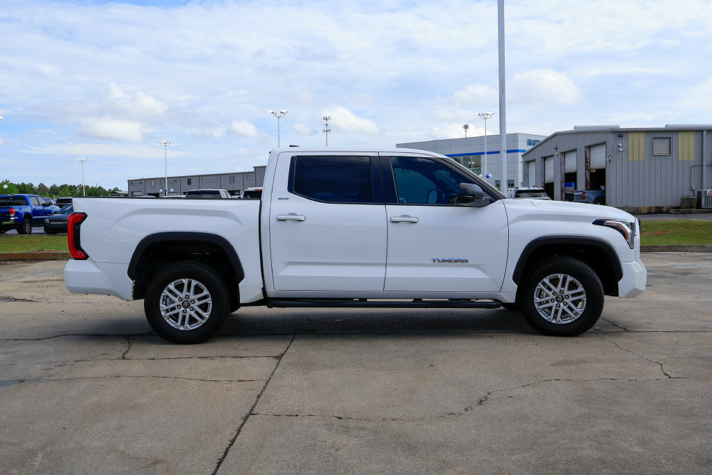Used 2025 Toyota Tundra SR5 w/ SR5 Premium Package AWD/4WD image 24