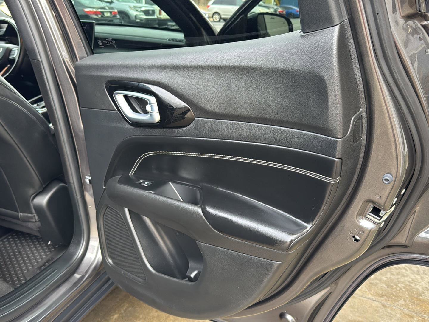 Used 2022 Jeep Compass Altitude w/ Convenience Group image 13