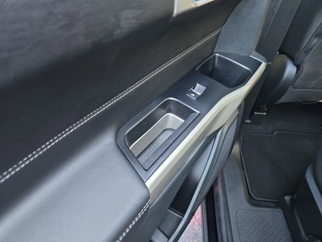 Used 2023 Ford Explorer XLT image 10