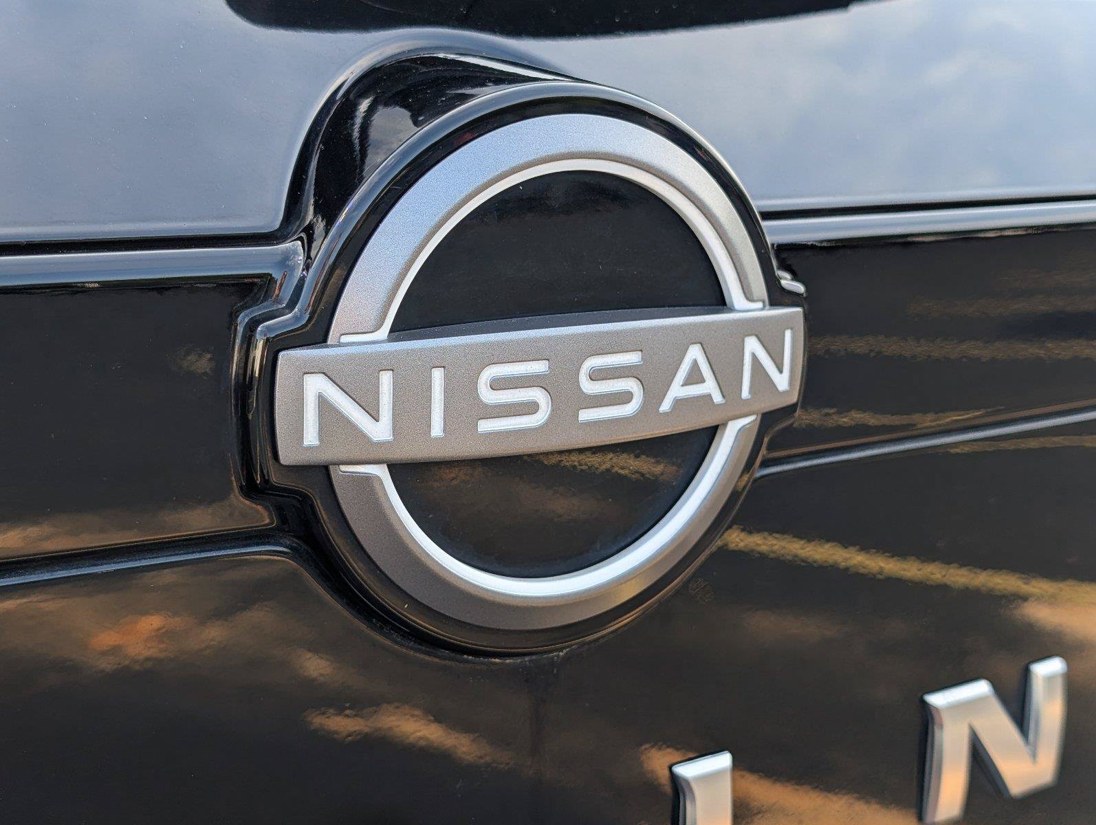 Used 2025 Nissan Pathfinder SV FWD image 6