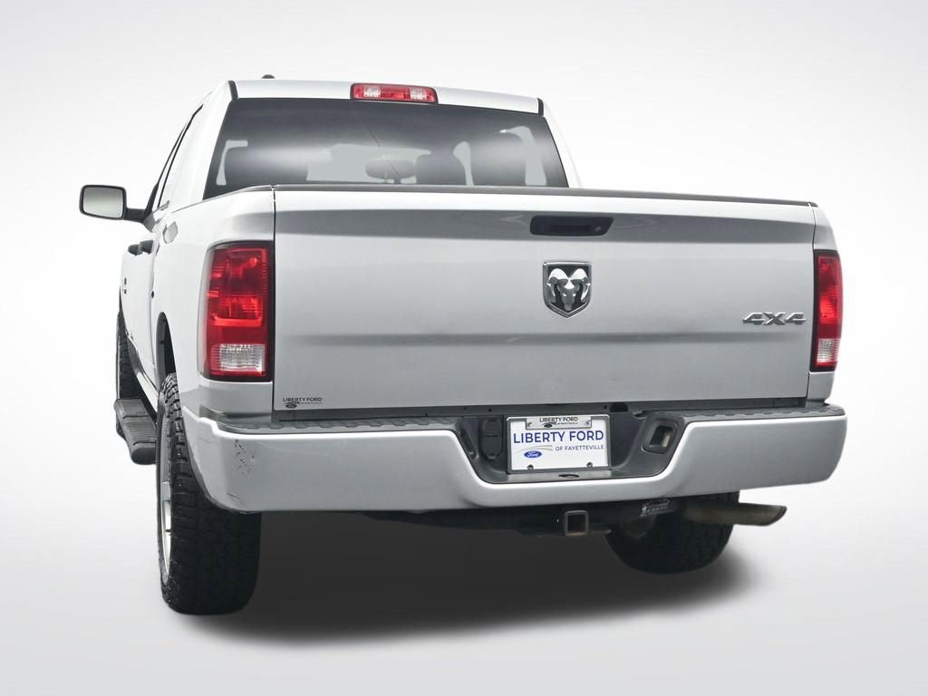 Used 2017 RAM 1500 Express AWD/4WD image 9