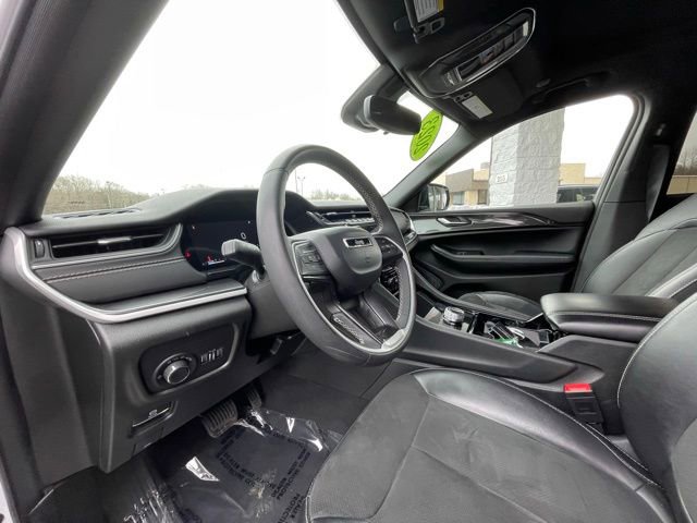 Used 2023 Jeep Grand Cherokee Altitude image 12