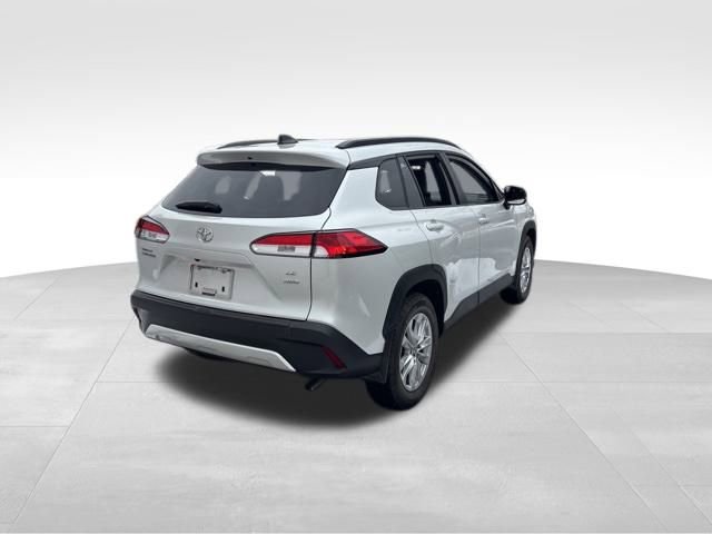 Certified 2025 Toyota Corolla Cross LE image 5