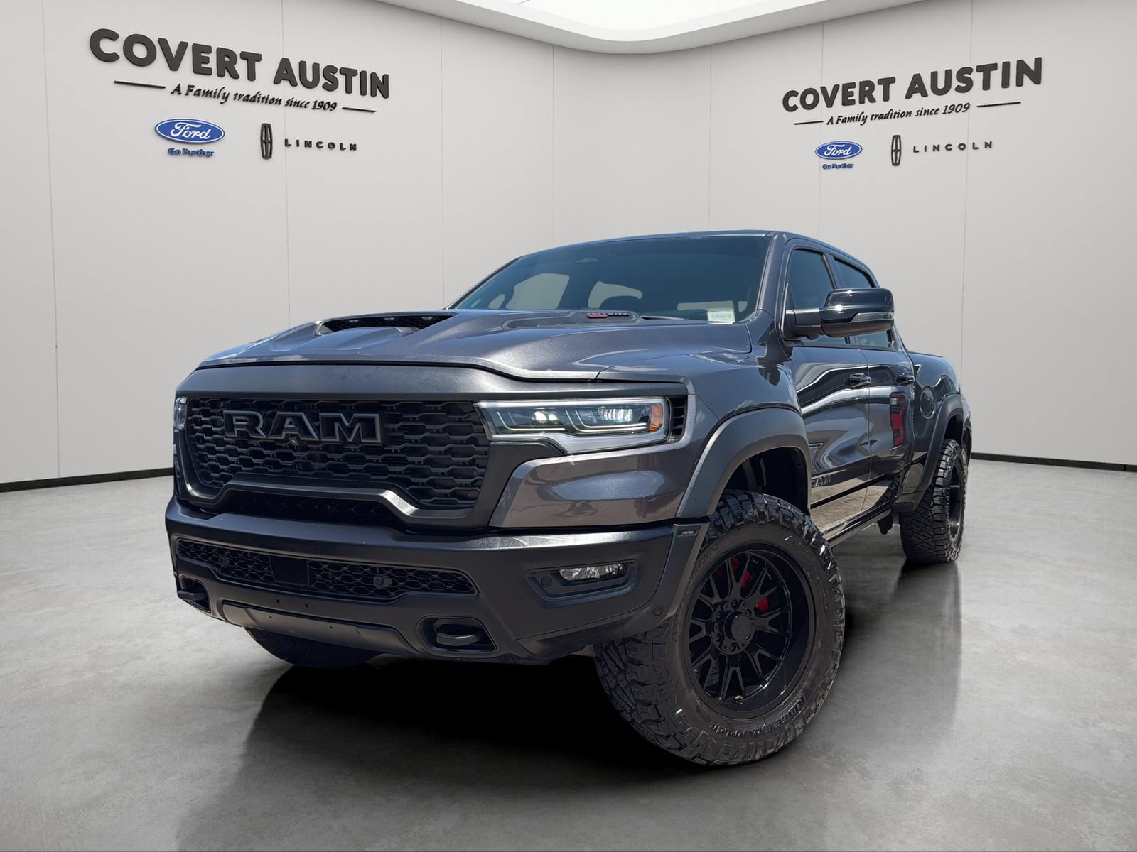 Used 2025 RAM 1500 RHO w/ RHO Level 1 Equipment Group AWD/4WD image 2