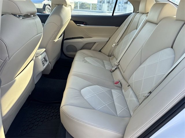 Used 2018 Toyota Camry XLE image 23