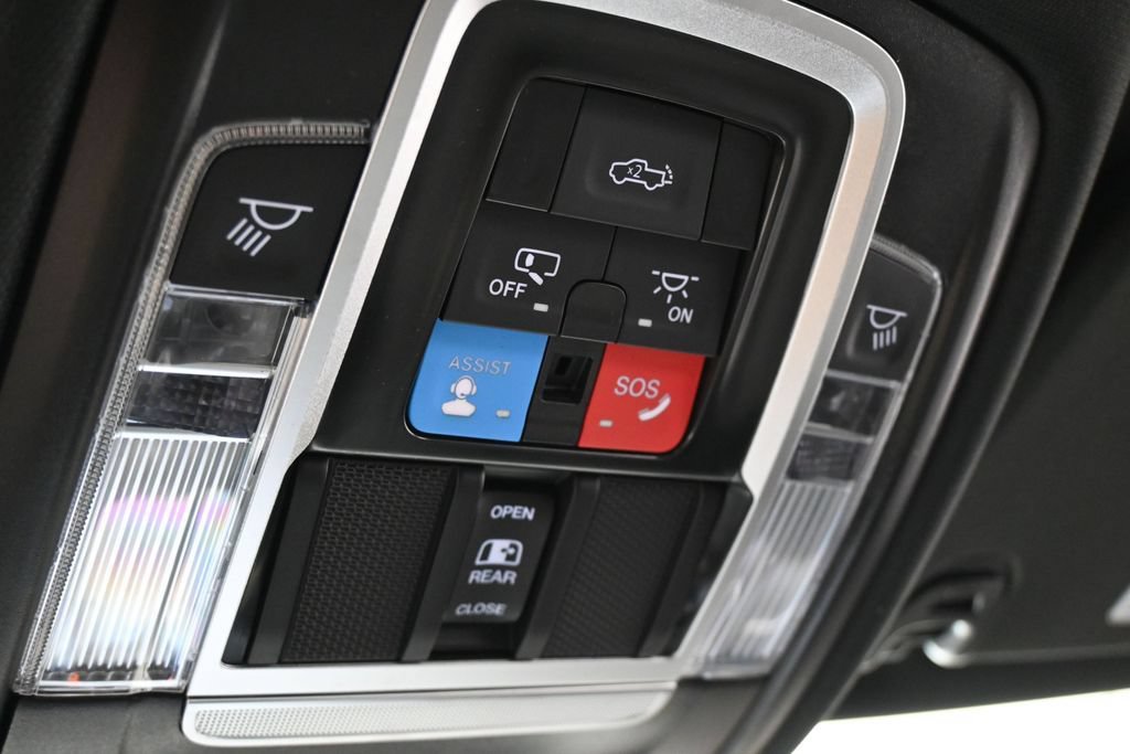 Used 2025 RAM 1500 Big Horn AWD/4WD image 24