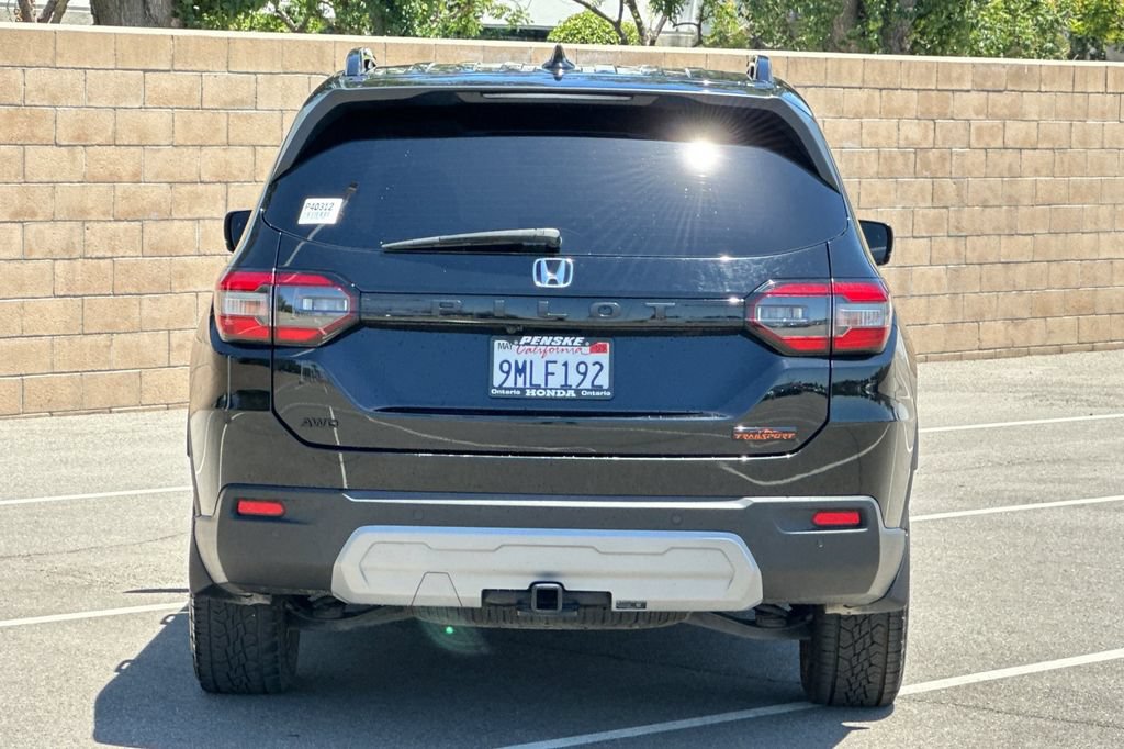 Certified 2025 Honda Pilot TrailSport image 5