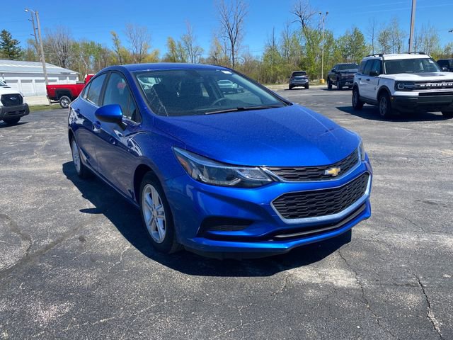 Used 2018 Chevrolet Cruze LT w/ Convenience Package FWD image 14