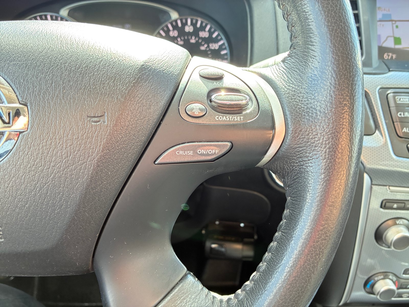 Used 2018 Nissan Pathfinder SL AWD/4WD image 18