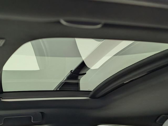 Used 2024 Lexus UX 250h FWD image 12