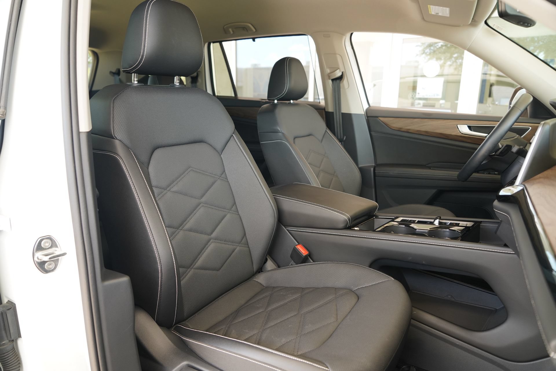 Certified 2026 Volkswagen Atlas SE FWD image 24