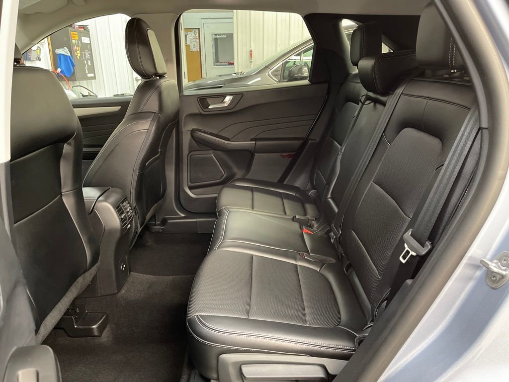 Used 2022 Ford Escape SEL w/ Class II Trailer Tow Package image 12