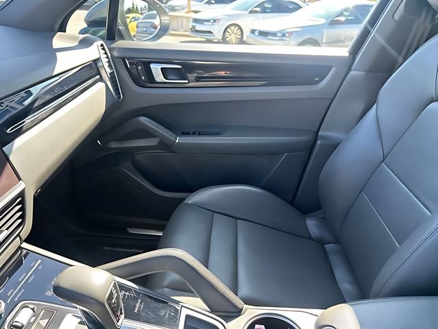 Used 2021 Porsche Cayenne AWD/4WD image 31